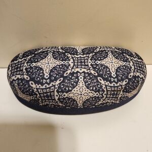 Lucky Brand Navy & Ivory Patterned Hard Domed Clamshell Sunglasses Case